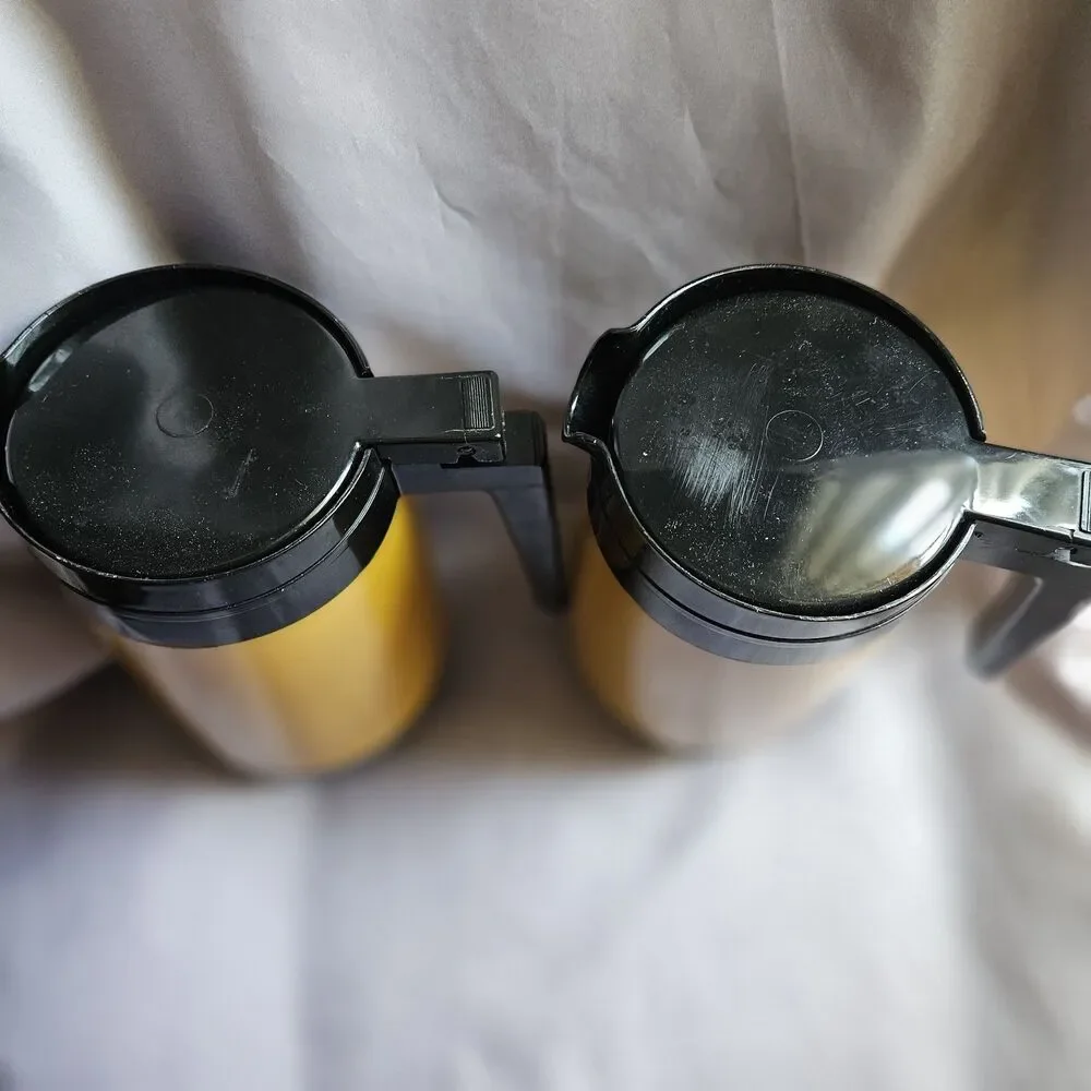 SET VINTAGE 48 OZ COFFEE INSULATED PITCHER GOLD BLACK FLIP LID RUBBERMAID
